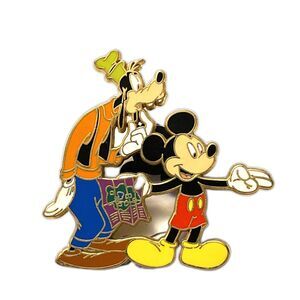 Disney Pin Le Mickey Two Finger Point Goofy Surprise Cast Member Exclusive